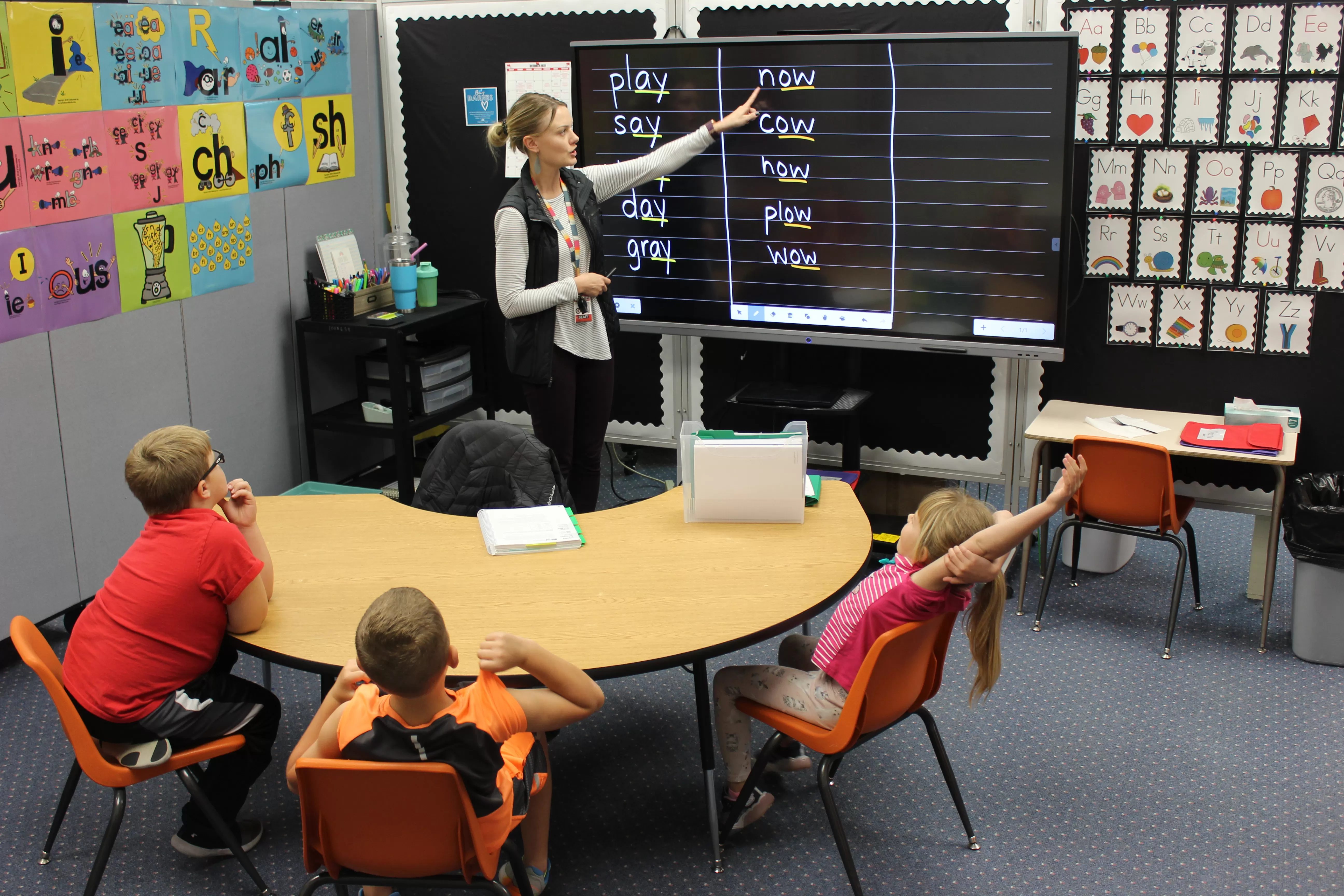 teacher using a Boxlight ProColor