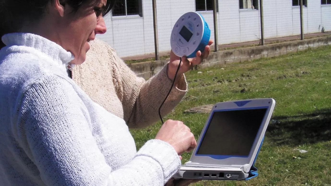 teachers using a Labdisc Portable STEM Lab outside